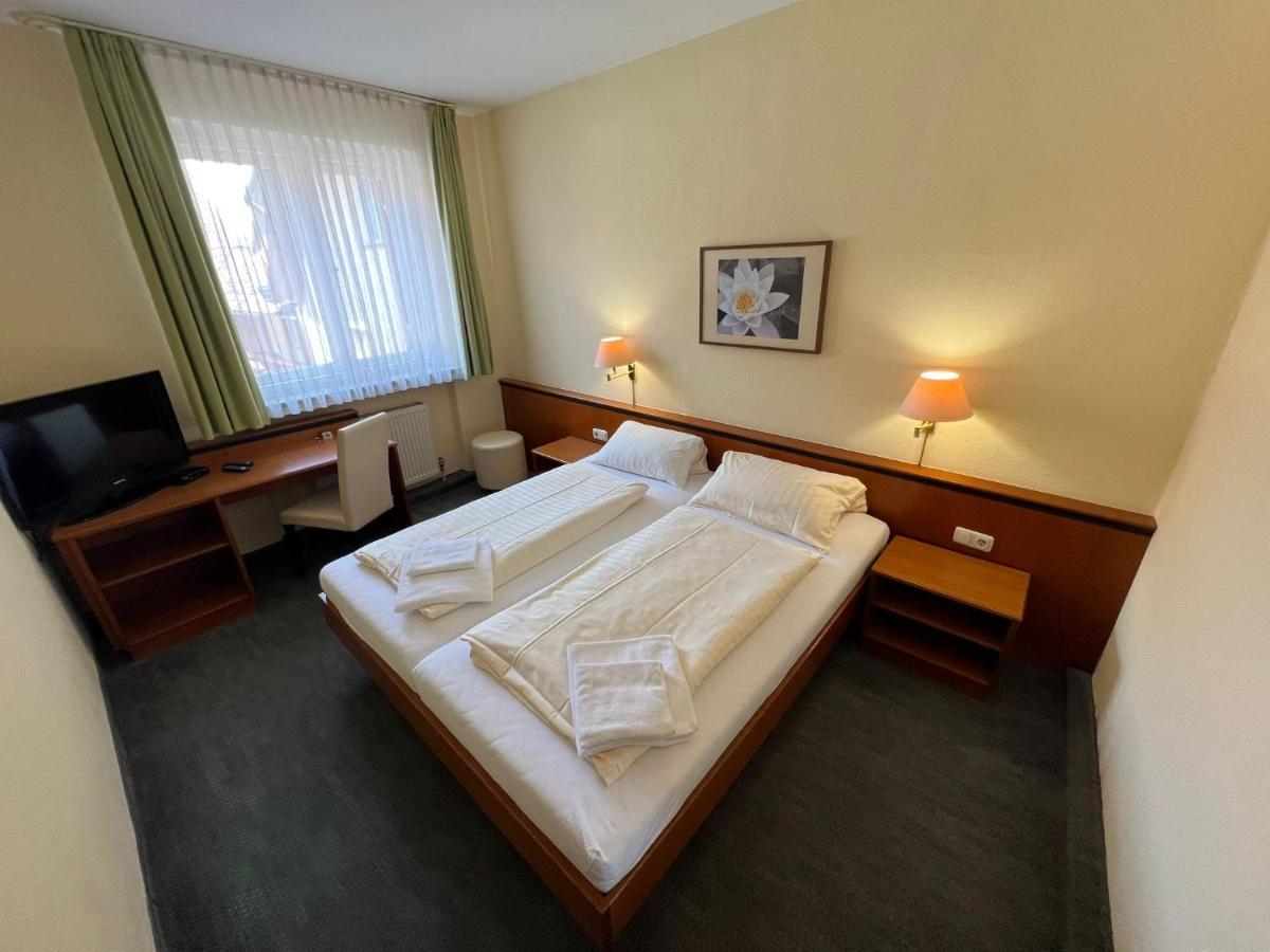 Hotel-gasthof Postbraeu Hotel Dingolfing