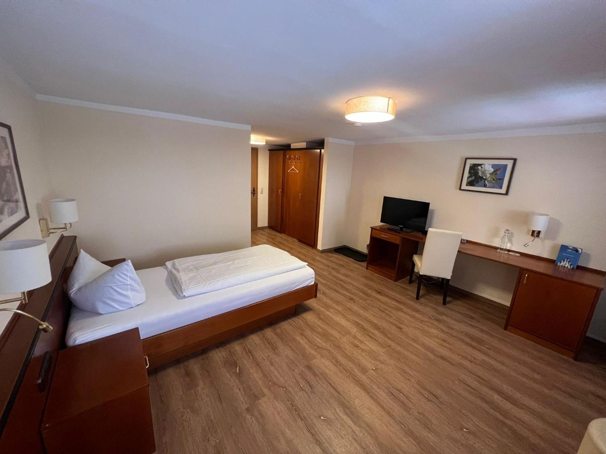 Hotel-gasthof Postbraeu Hotel Dingolfing