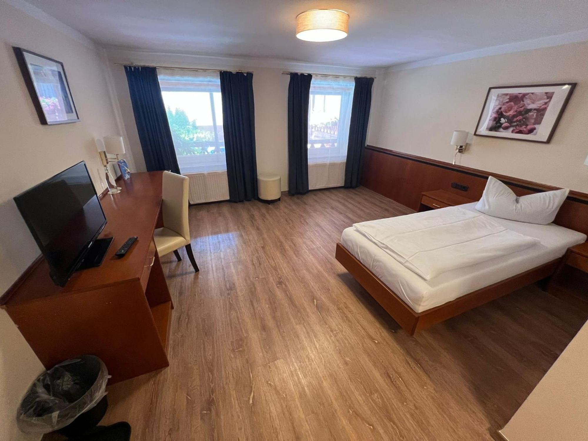 Hotel-gasthof Postbraeu 3*